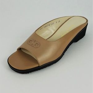 SALVATORE FERRAGAMO Slides Mules Sandals 8 Narrow